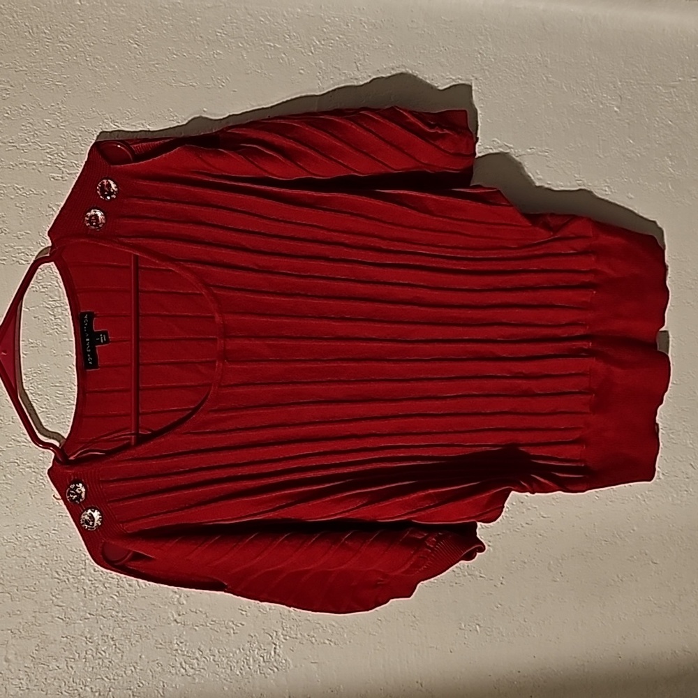 Adrienne Vittadini cold shoulder, batwing sleeves, red size L